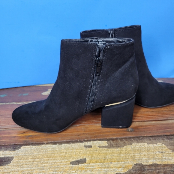Bar lll Womens Ginaa Black Faux Suede Booties Shoes Size 6.5 - Picture 12 of 16